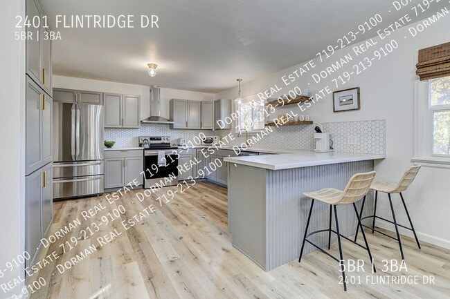 Building Photo - 2401 Flintridge Dr