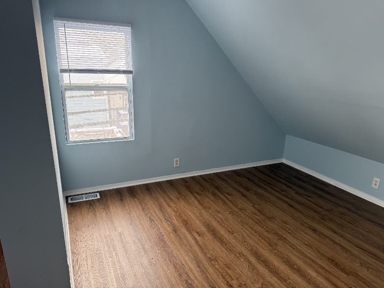 Building Photo - 3525 W Fullerton Ave