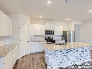 Building Photo - 9811 Bratten Rise