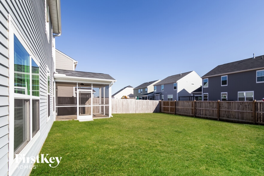 Building Photo - 521 Lateleaf Dr