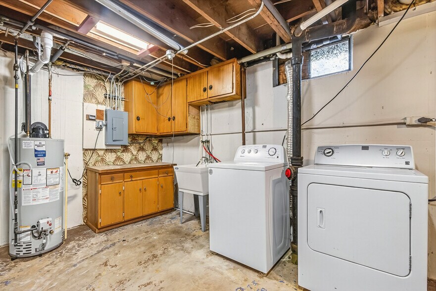 Building Photo - 4805 Camden Rd