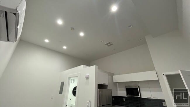 Building Photo - 237 Utica Ave