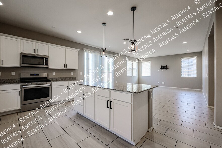 Building Photo - 257 N 56th Pl
