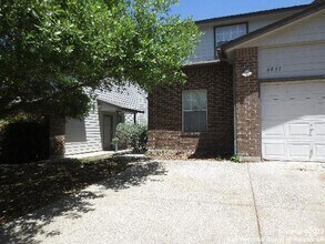 Building Photo - 3 Bedroom Townhouse near Medical Center!  ...