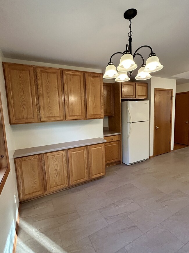 Building Photo - 6516 Shore Ln