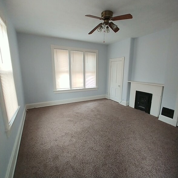 Building Photo - 559 E Epworth Ave