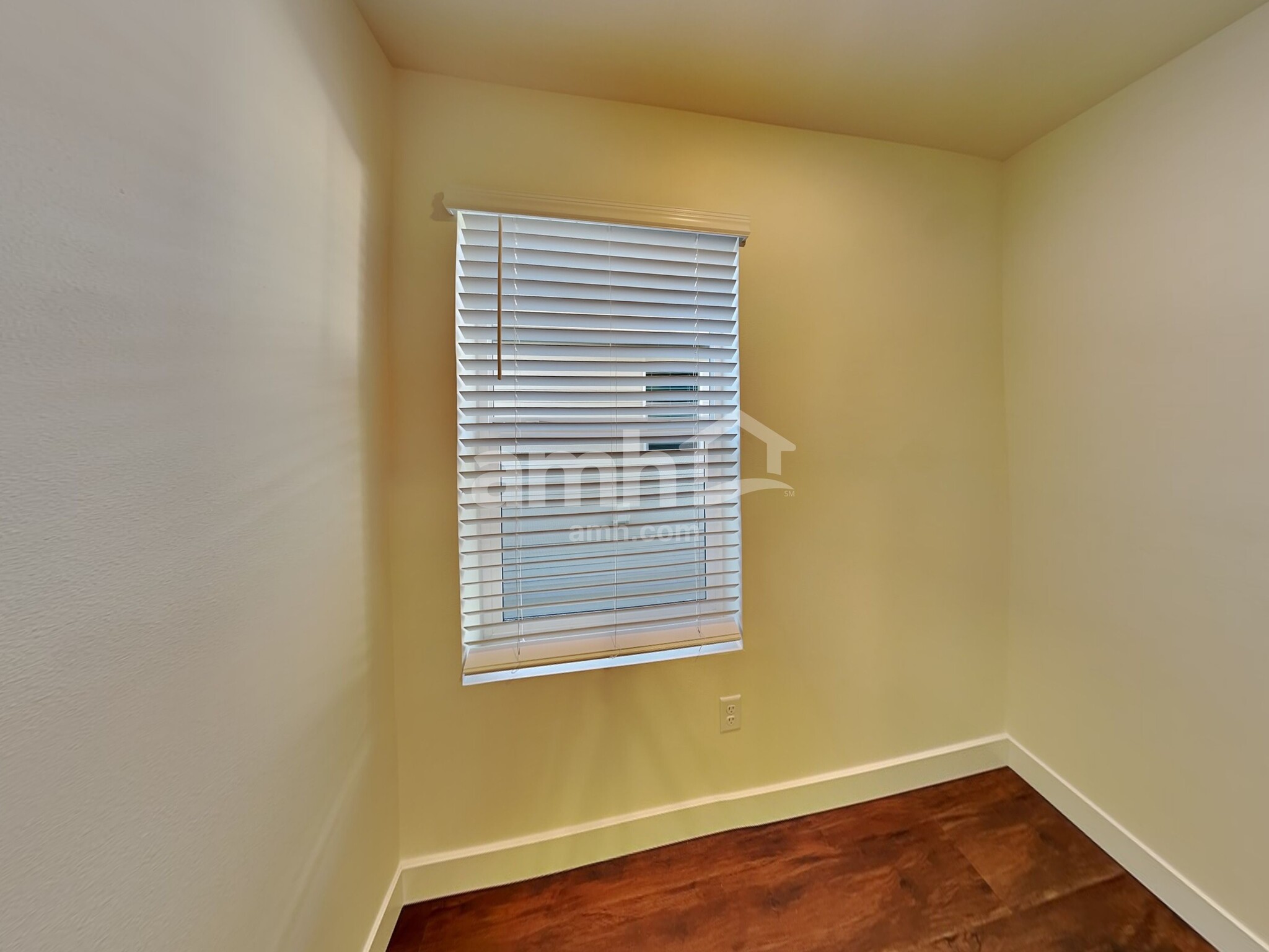 Building Photo - 4903 85th Dr NE