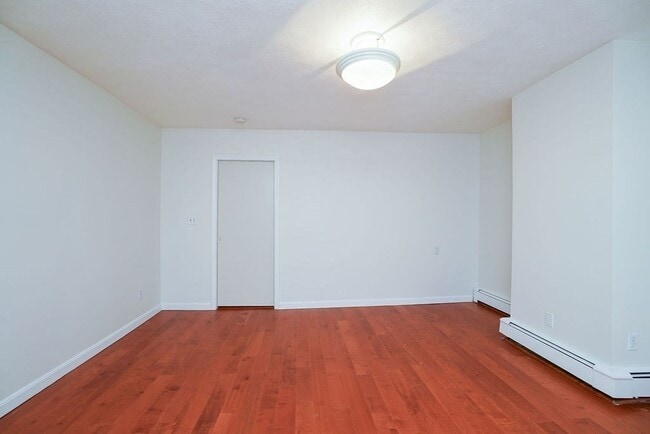 Building Photo - 175 Trenton St