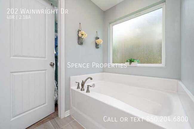 Building Photo - 202 Wainwright Dr