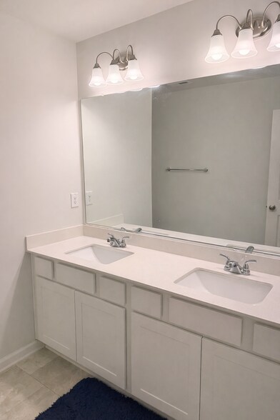 Building Photo - 2286 Beechwood View Dr