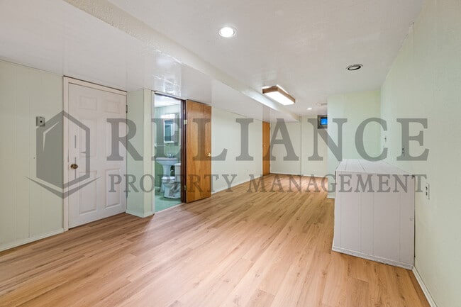 Building Photo - 510 W 30th St