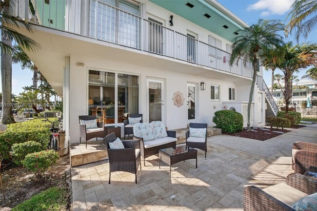 Building Photo - 180 Isle of Venice Dr