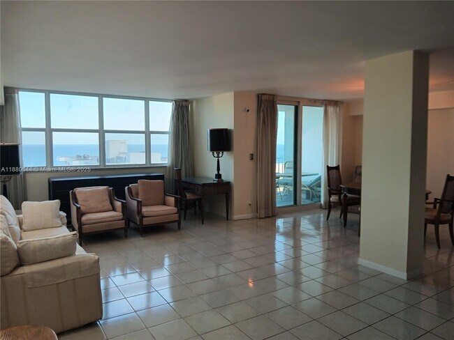 Building Photo - 1410 S Ocean Dr