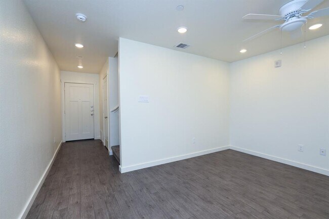 Building Photo - 21155 Gosling Rd
