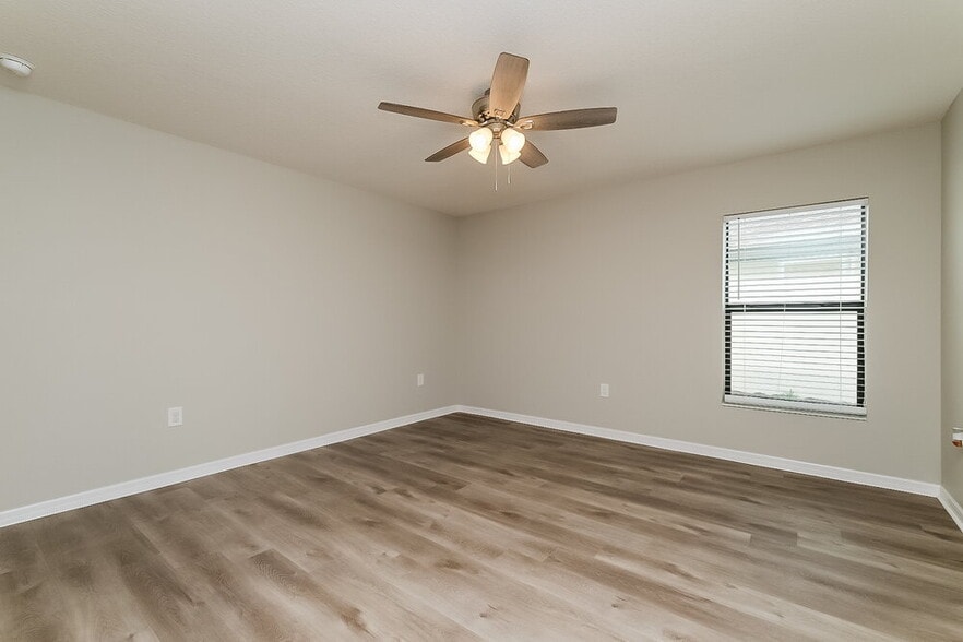 Building Photo - 8548 Silverbell Loop