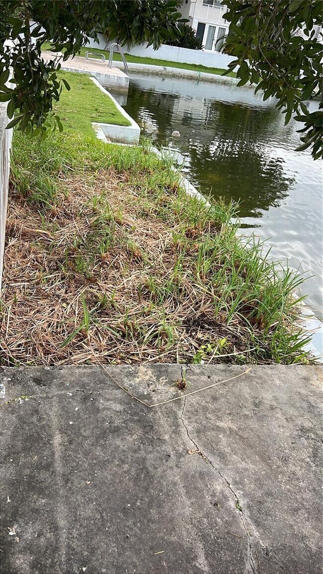 Building Photo - 425 NE 103rd St