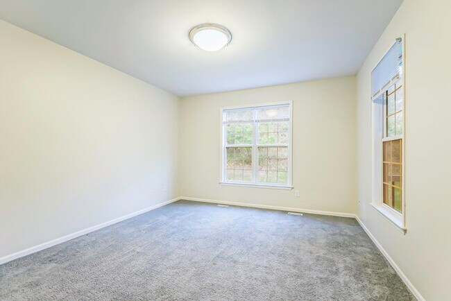 Building Photo - 2962 Hunley Dr