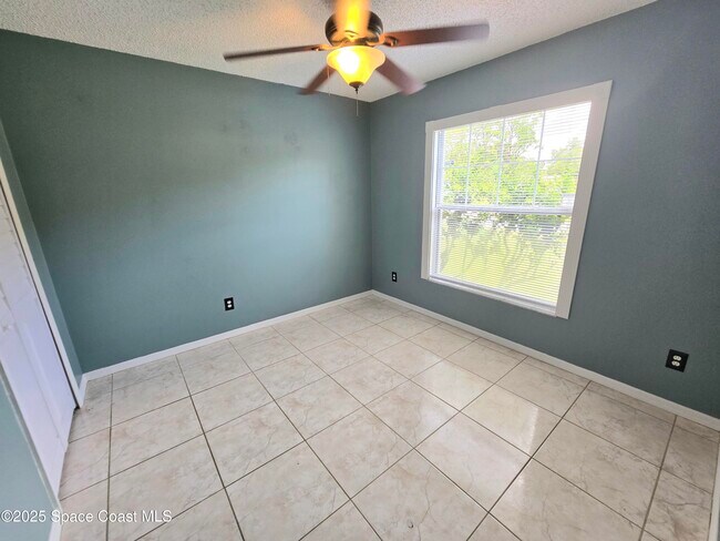 Building Photo - 4445 Greenhill St