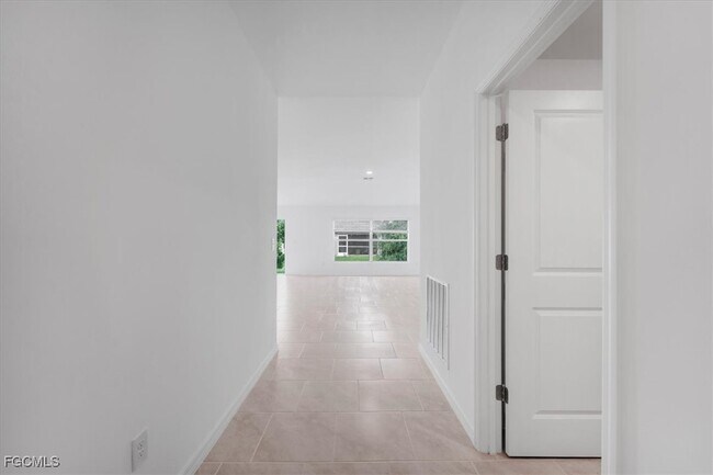 Building Photo - 4138 E Gator Cir