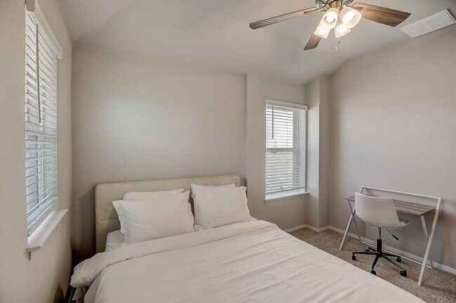 Building Photo - 5624 Corso Ct