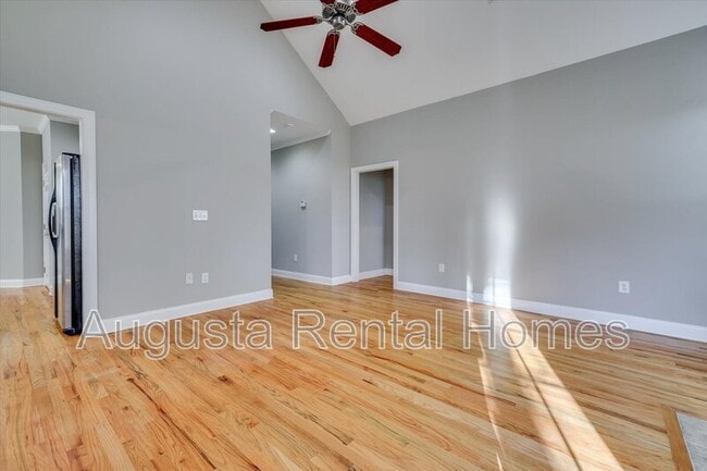 Building Photo - 719 Bonnie Oaks Ln