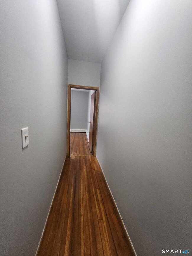 Building Photo - 31 Whitmore St