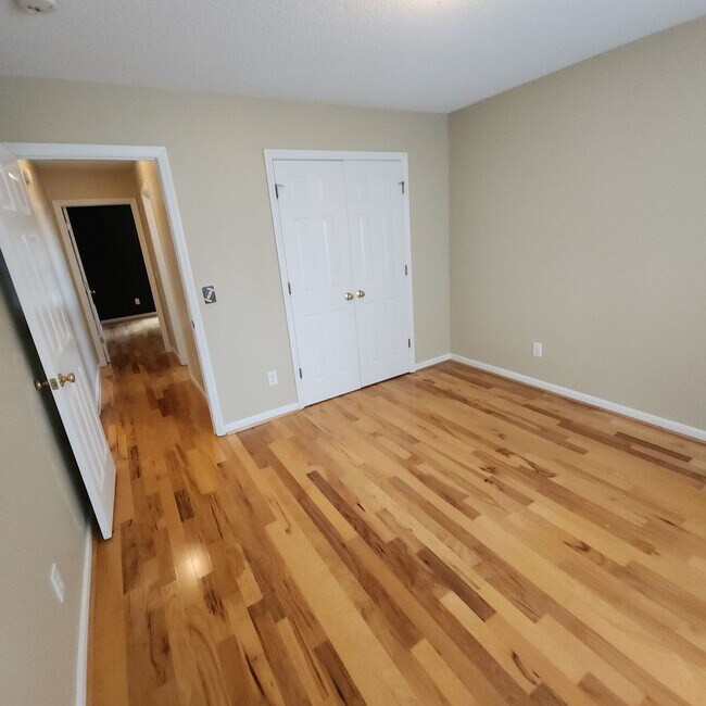 Building Photo - One Level House with a Double Garage FOR R...