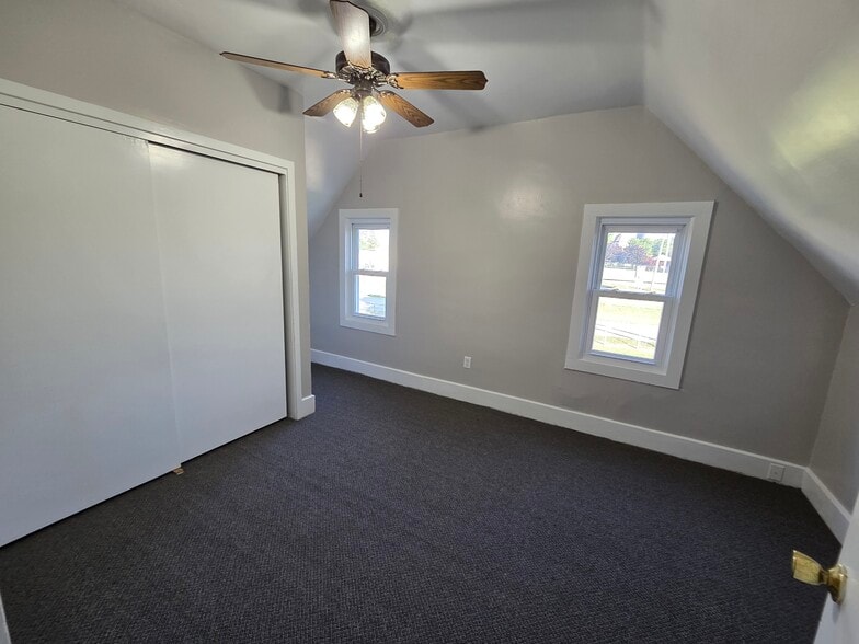 Building Photo - 709 Dewitt Ave