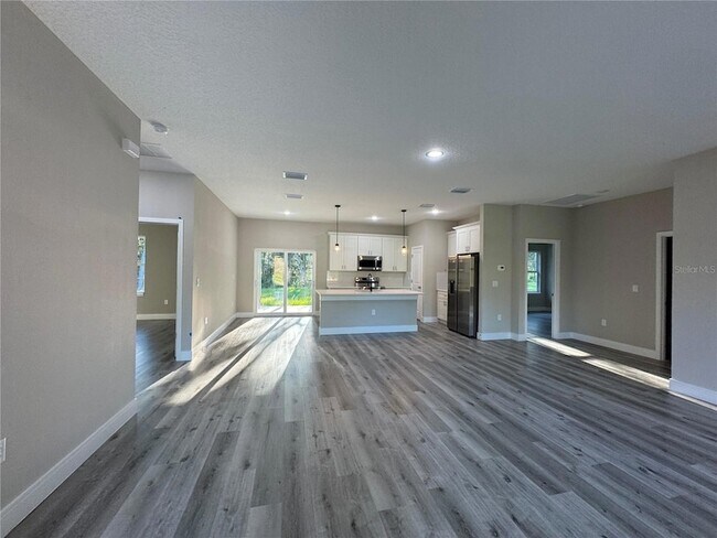 Building Photo - 7065 N Lime Dr