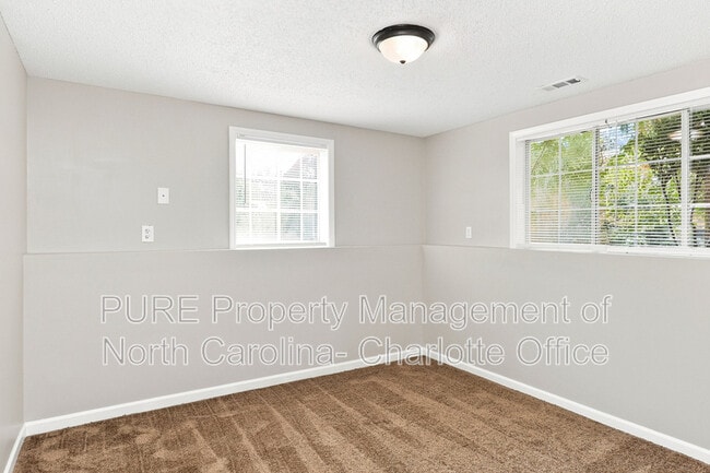 Building Photo - 8115 Bald Ridge Dr