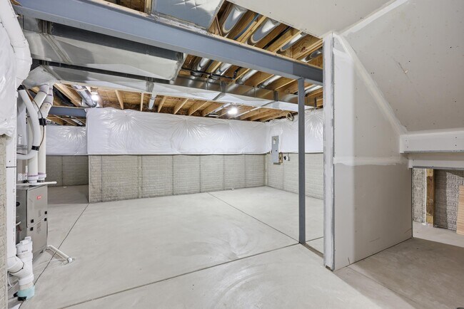 Building Photo - 5749 Shadowfair Ln