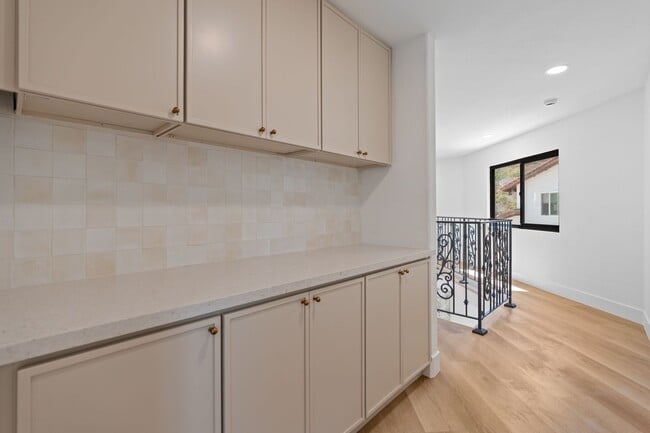 Building Photo - 6803 El Fuerte St