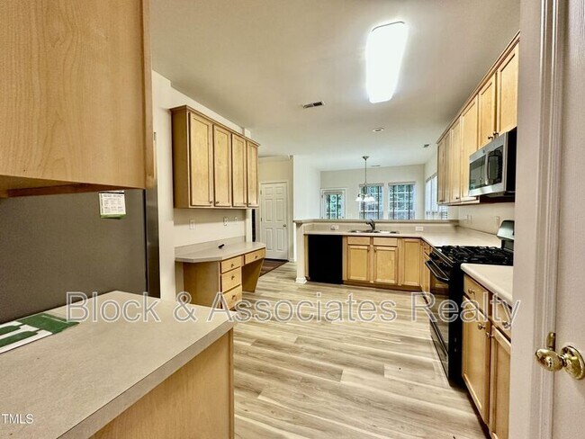 Building Photo - 603 Willingham Rd