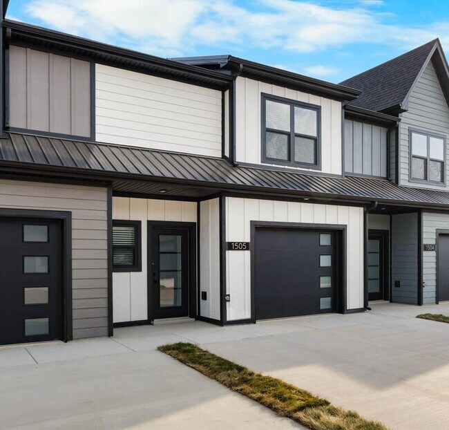 Building Photo - 1505 Jonathan Wade Cir