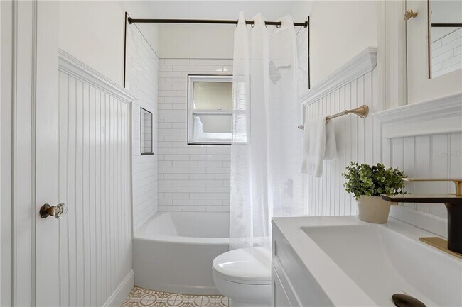 Building Photo - 918 45th St N