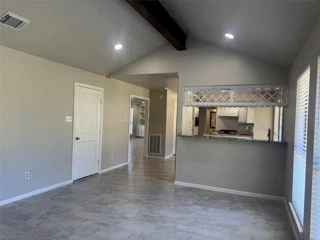 Building Photo - 8110 Green Devon Dr