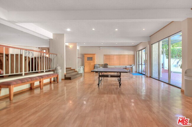 Building Photo - 4900 Overland Ave