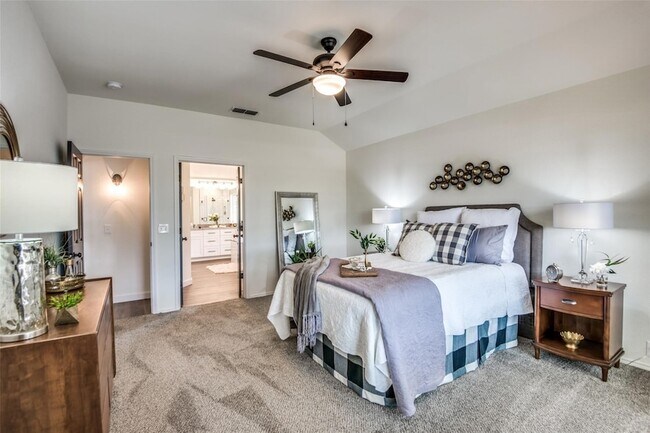 Building Photo - 759 Winding Oak Bend