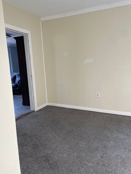 Building Photo - 301 Riverside Ave