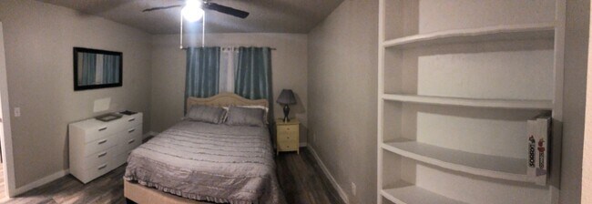Building Photo - 2 bed & 2 bath Condo. 2 car garage.