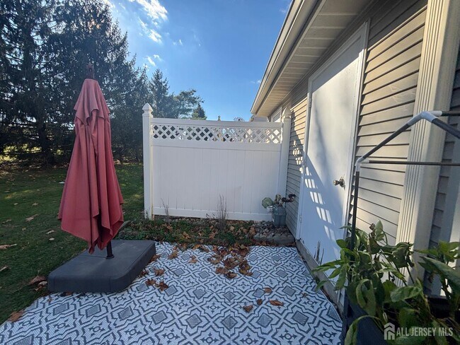 Building Photo - 34 Colleen Ct