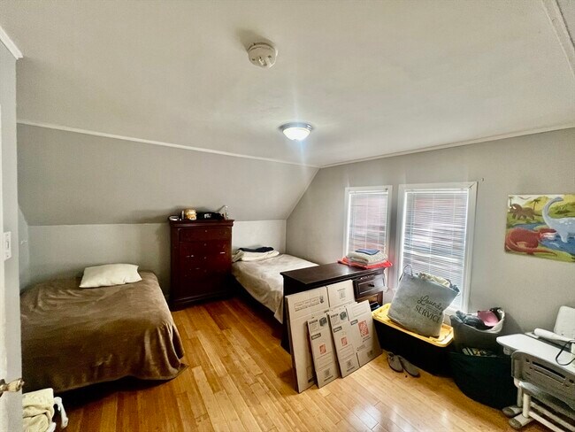 Building Photo - 41 Pearl St