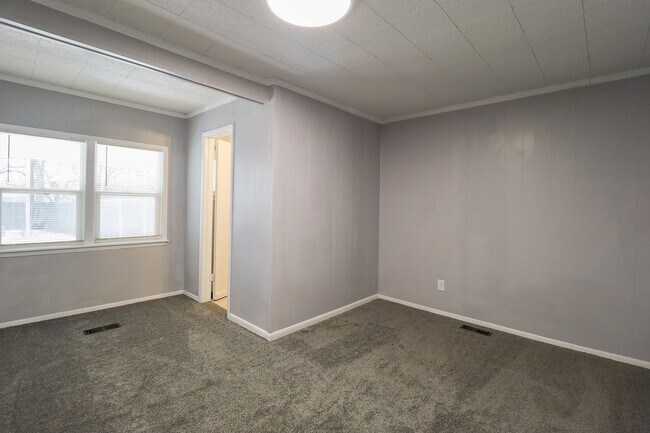 Building Photo - AVAILABLE NOW | VOUCHERS WELCOMED | 4 Bed | 2 Bath | West Tulsa