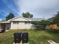 Building Photo - Charming basement apartment