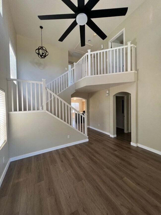 Building Photo - Beautiful 4 Bedroom Home in Ocean Pointe *...