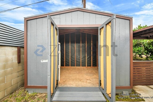 Building Photo - 2335 Logan St