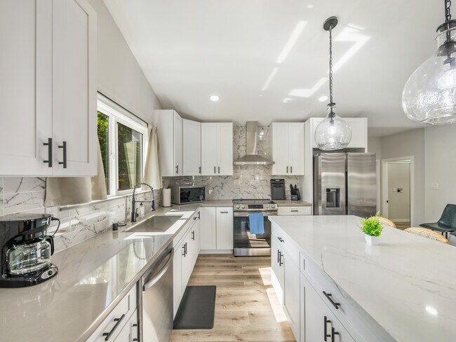 Building Photo - 95-148 Waimakua Dr