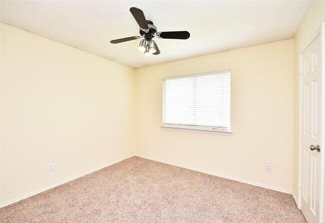 Building Photo - 3522 Pecan Point Dr