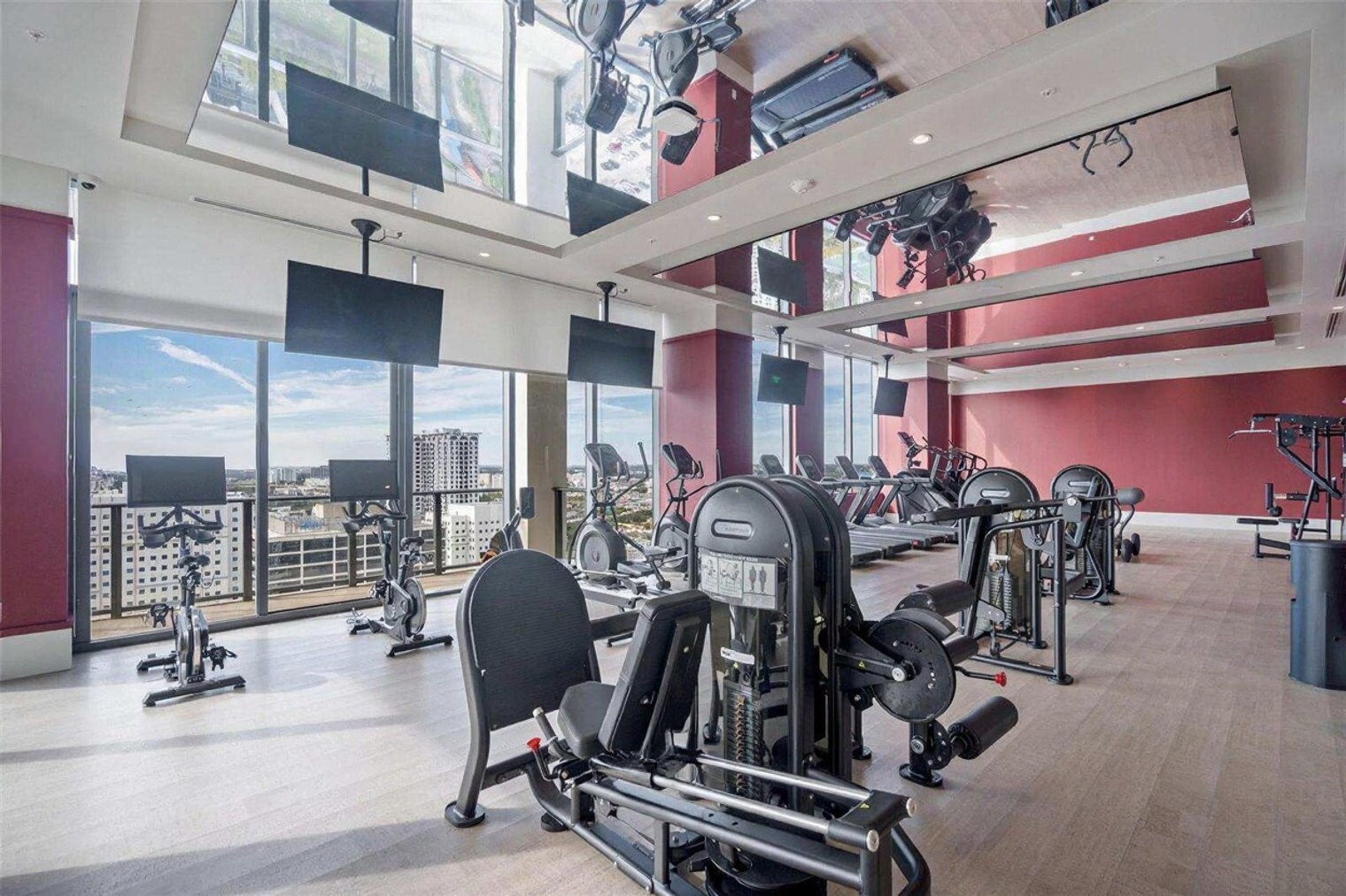 Building Photo - 11 NE 6th St