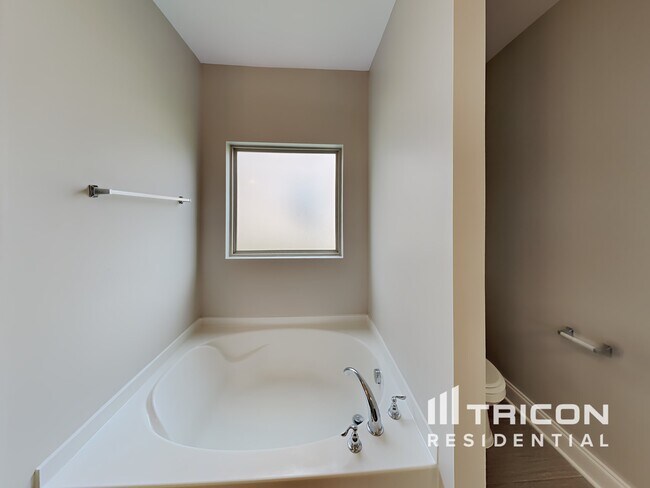 Building Photo - 172 Telavera Dr